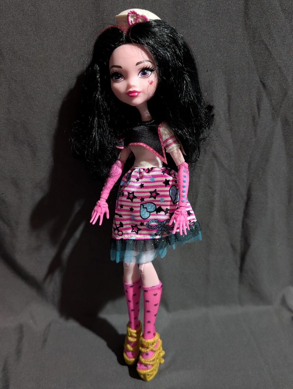 Monster High Draculaura Shriekwrecked Nautical Ghoulds Doll Dress Shoes Stocking